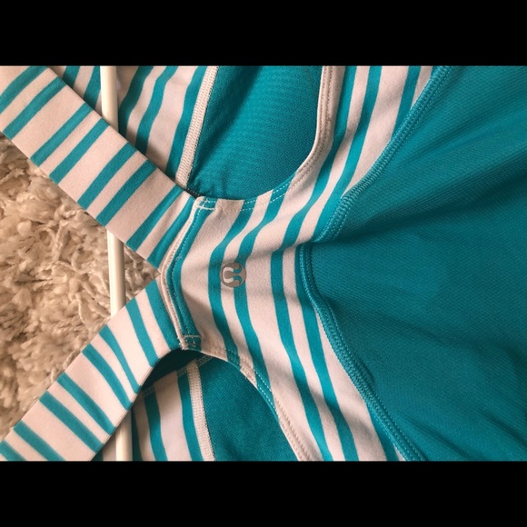 Lulu lemon tank top and shorts - Picture 4 of 8